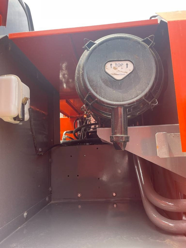 Hitachi ZX 200 - Pásové rýpadlo: obrázek 5 Hitachi ZX 200 - Pásové rýpadlo: obrázek 5