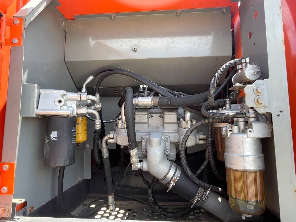 Hitachi ZX 200 - Pásové rýpadlo: obrázek 5 Hitachi ZX 200 - Pásové rýpadlo: obrázek 5