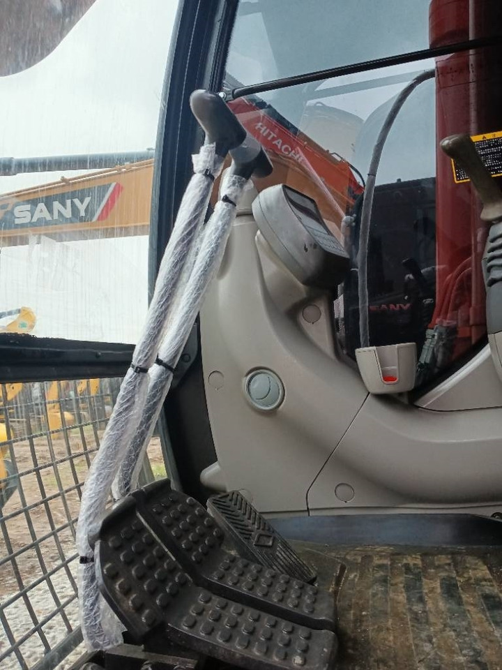 Hitachi ZX 200 - Pásové rýpadlo: obrázek 4 Hitachi ZX 200 - Pásové rýpadlo: obrázek 4