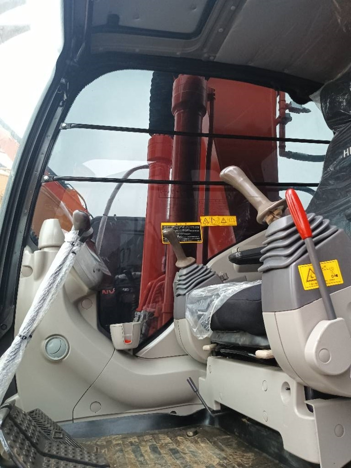 Hitachi ZX 200 - Pásové rýpadlo: obrázek 3 Hitachi ZX 200 - Pásové rýpadlo: obrázek 3