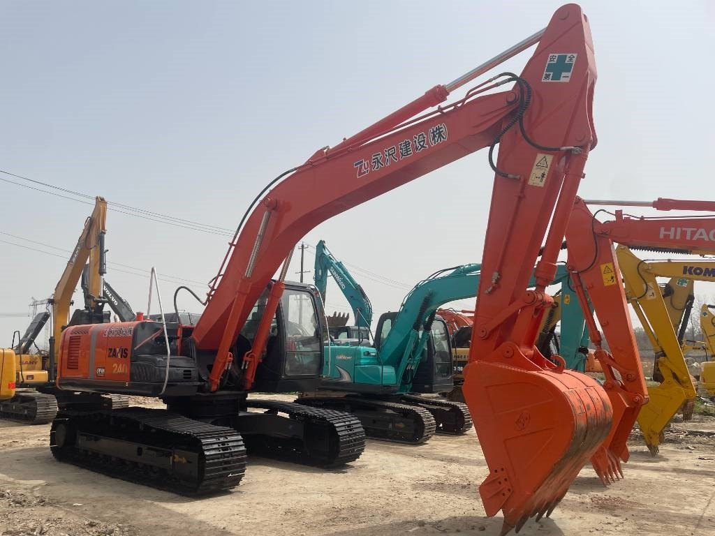 Hitachi ZX 240 - Pásové rýpadlo: obrázek 3 Hitachi ZX 240 - Pásové rýpadlo: obrázek 3