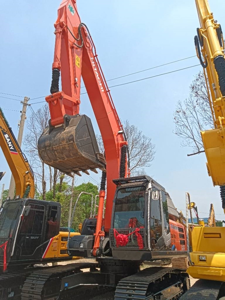 Hitachi ZX 240 - Pásové rýpadlo: obrázek 1 Hitachi ZX 240 - Pásové rýpadlo: obrázek 1