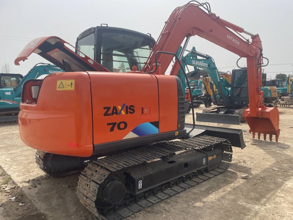 Hitachi ZX 70 - Pásové rýpadlo: obrázek 4 Hitachi ZX 70 - Pásové rýpadlo: obrázek 4
