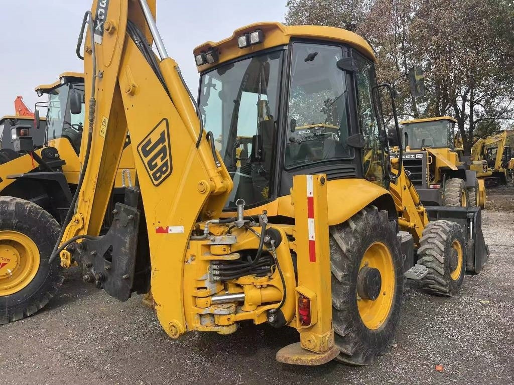 JCB 3CX - Rýpadlo-nakladač: obrázek 1 JCB 3CX - Rýpadlo-nakladač: obrázek 1