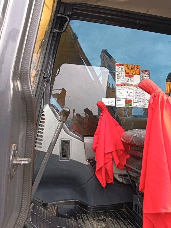 Komatsu PC 130 - Pásové rýpadlo: obrázek 4 Komatsu PC 130 - Pásové rýpadlo: obrázek 4