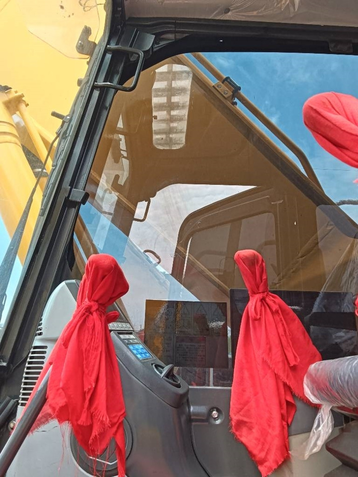 Komatsu PC 210 - Pásové rýpadlo: obrázek 5 Komatsu PC 210 - Pásové rýpadlo: obrázek 5