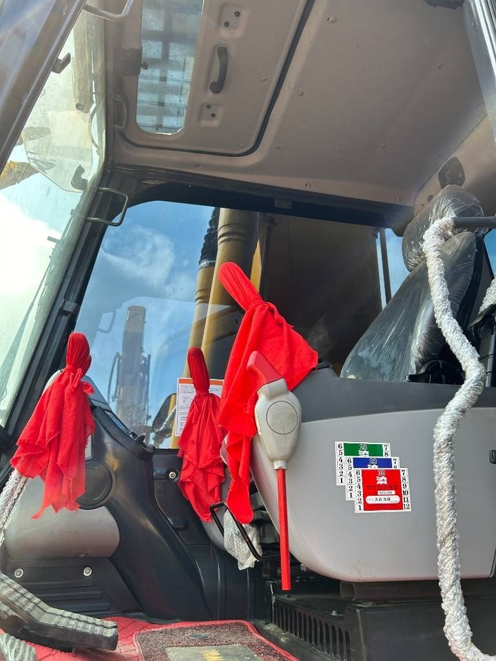 Komatsu PC 240 - Pásové rýpadlo: obrázek 5 Komatsu PC 240 - Pásové rýpadlo: obrázek 5