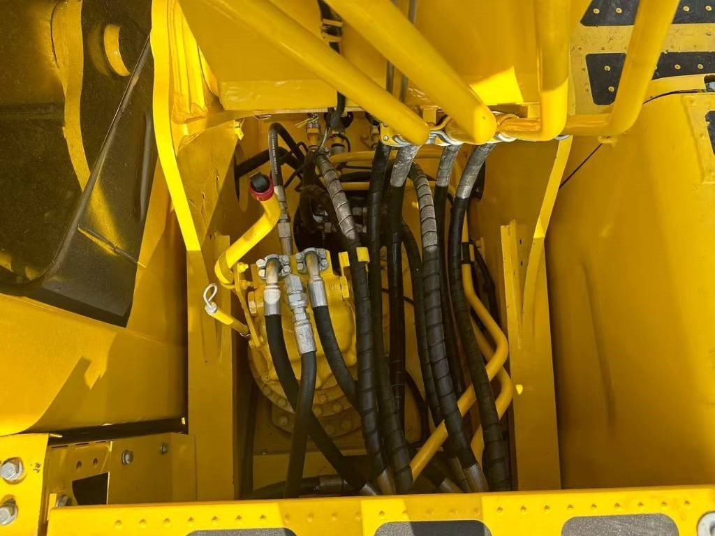 Komatsu PC 240 - Pásové rýpadlo: obrázek 3 Komatsu PC 240 - Pásové rýpadlo: obrázek 3