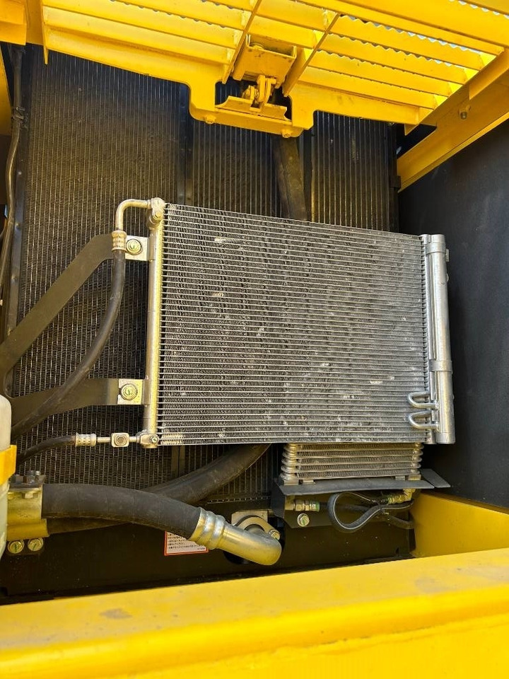 Komatsu PC 240 LC - Pásové rýpadlo: obrázek 2 Komatsu PC 240 LC - Pásové rýpadlo: obrázek 2