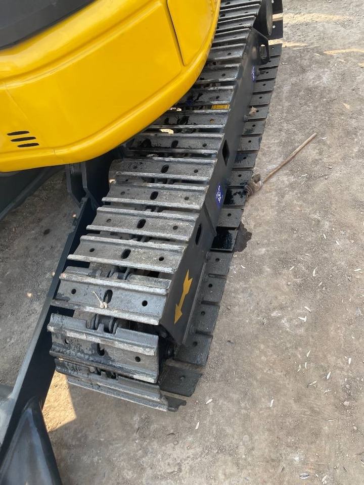 Komatsu PC 35 - Mini rýpadlo: obrázek 2 Komatsu PC 35 - Mini rýpadlo: obrázek 2