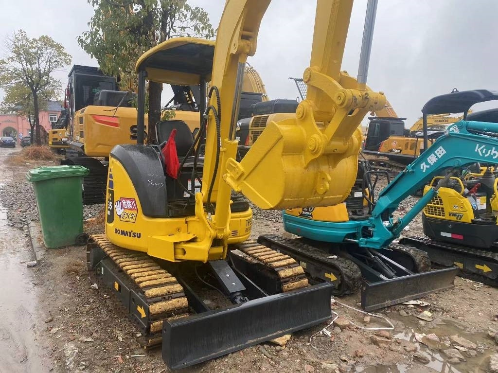 Komatsu PC 35 - Pásové rýpadlo: obrázek 3 Komatsu PC 35 - Pásové rýpadlo: obrázek 3