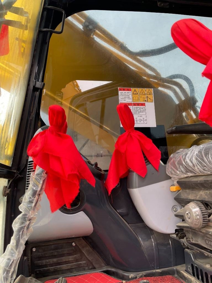 Pásové rýpadlo Komatsu PC 360: obrázek 10