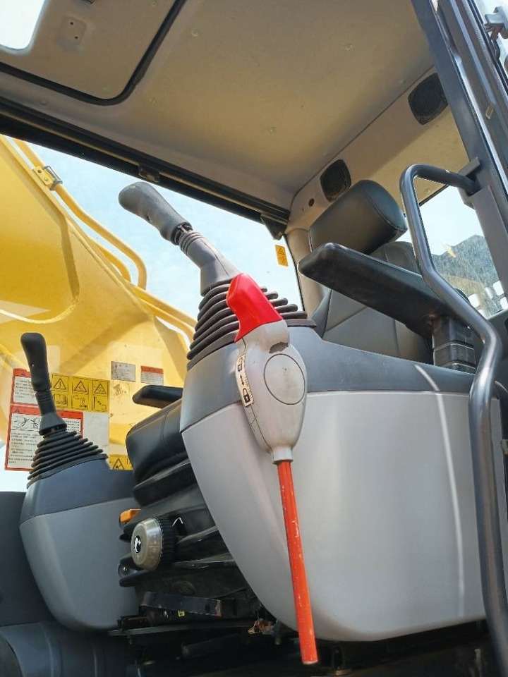 Nový Pásové rýpadlo Komatsu PC 450: obrázek 6