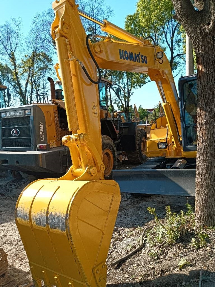 Komatsu PC 70 - Pásové rýpadlo: obrázek 3 Komatsu PC 70 - Pásové rýpadlo: obrázek 3
