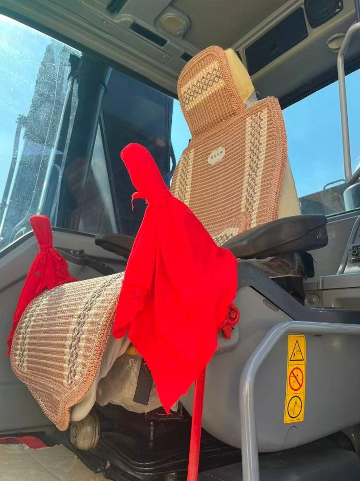 Volvo EC 240 - Pásové rýpadlo: obrázek 4 Volvo EC 240 - Pásové rýpadlo: obrázek 4