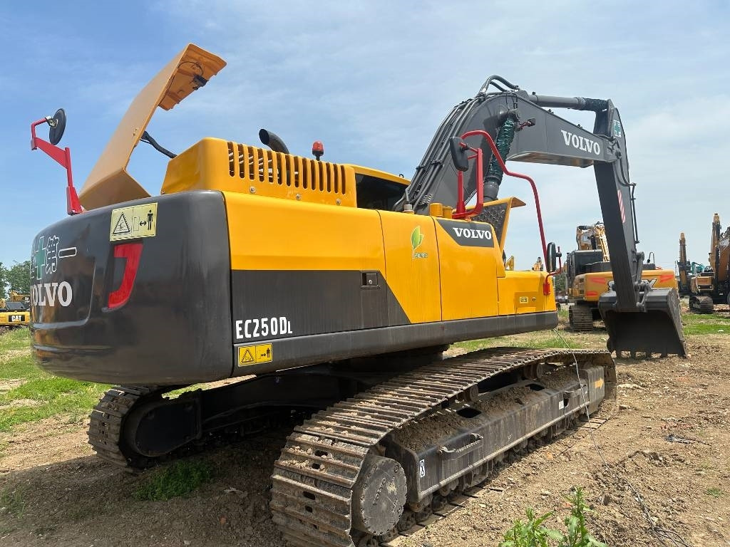 Volvo EC 250 D L - Pásové rýpadlo: obrázek 5 Volvo EC 250 D L - Pásové rýpadlo: obrázek 5