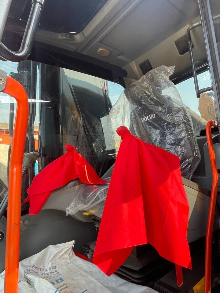 Volvo EC 290 - Pásové rýpadlo: obrázek 3 Volvo EC 290 - Pásové rýpadlo: obrázek 3