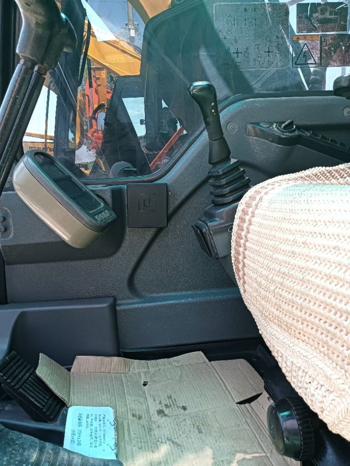 Volvo EC140 - Pásové rýpadlo: obrázek 5 Volvo EC140 - Pásové rýpadlo: obrázek 5