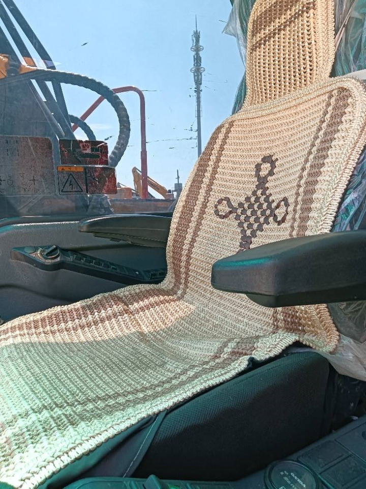 Volvo EC140 - Pásové rýpadlo: obrázek 3 Volvo EC140 - Pásové rýpadlo: obrázek 3