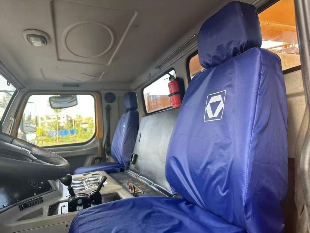XCMG 130K - Univerzální autojeřáb: obrázek 3 XCMG 130K - Univerzální autojeřáb: obrázek 3