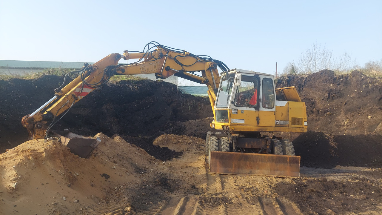 Liebherr 900A - Kolesové rýpadlo: obrázek 1 Liebherr 900A - Kolesové rýpadlo: obrázek 1
