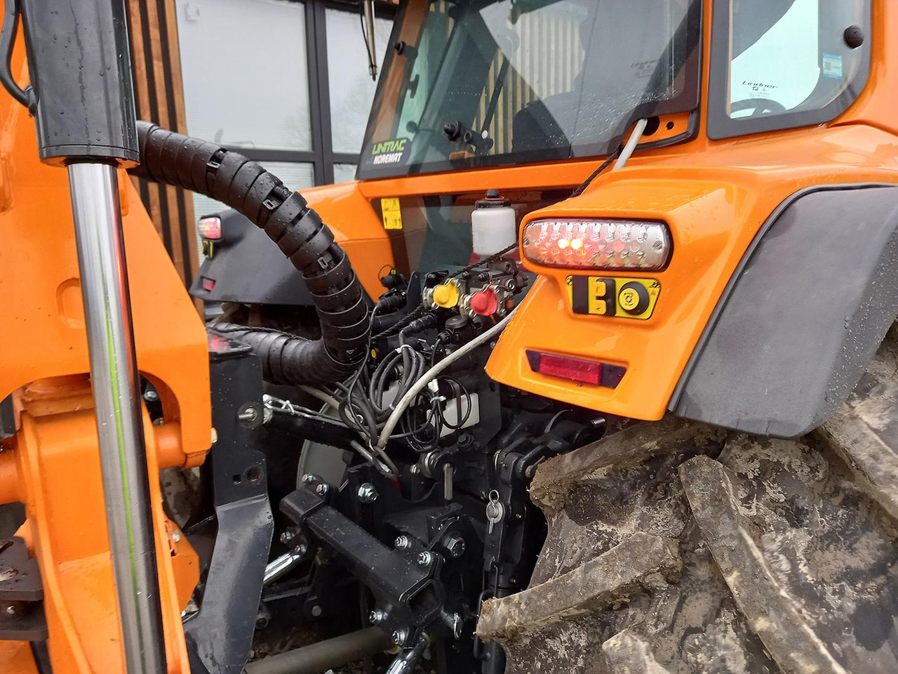 Traktor Lintrac Linder, Perkins, 90: obrázek 19