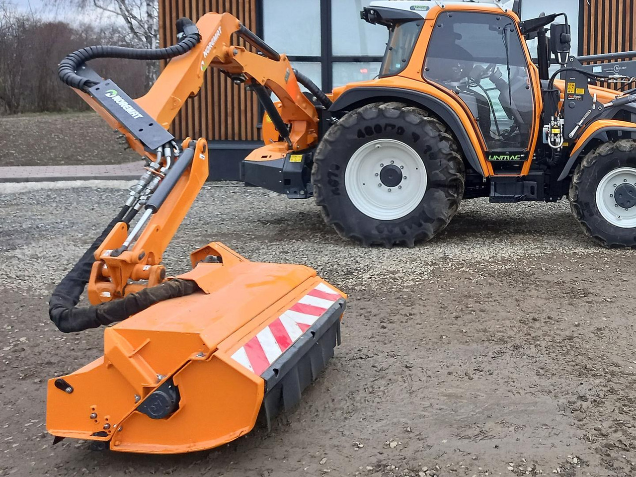Traktor Lintrac Linder, Perkins, 90: obrázek 7