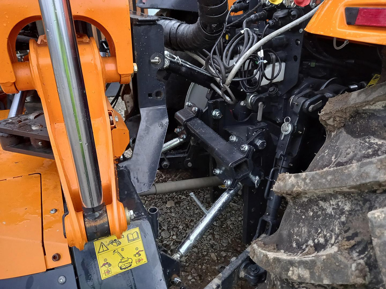 Traktor Lintrac Linder, Perkins, 90: obrázek 14