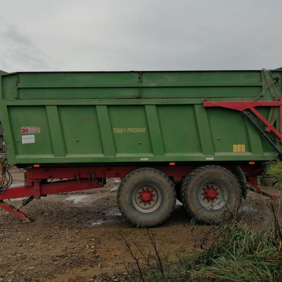 Pronar T, Traktorový náves, 669/1 - Zemědělský sklápěcí přívěs: obrázek 1 Pronar T, Traktorový náves, 669/1 - Zemědělský sklápěcí přívěs: obrázek 1