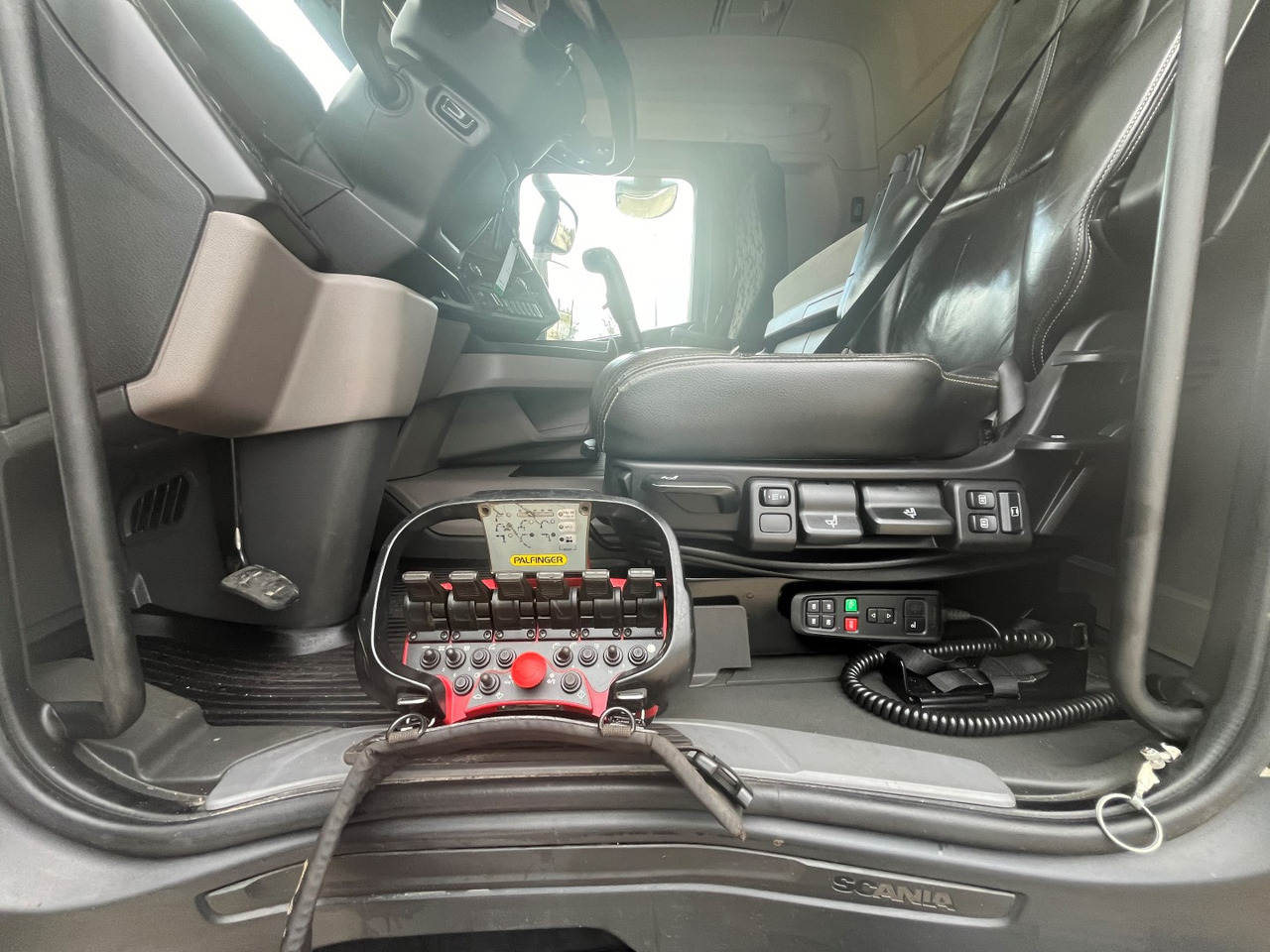 Nákladní automobil valníkový/ Plošinový, Auto s hydraulickou rukou SCANIA R450,  2018, PALFINGER PK 22002 +RC: obrázek 17