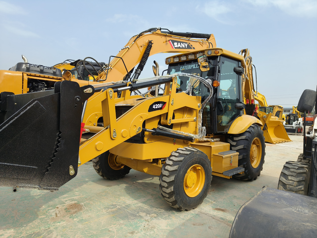 CATERPILLAR 420F Backhoe Loader - Rýpadlo-nakladač: obrázek 4 CATERPILLAR 420F Backhoe Loader - Rýpadlo-nakladač: obrázek 4