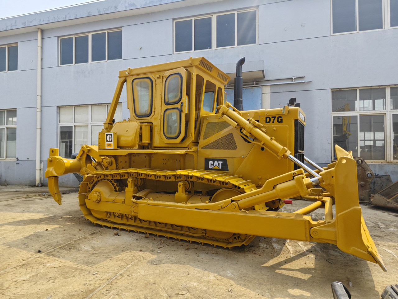 CATERPILLAR D7G - Buldozer: obrázek 1 CATERPILLAR D7G - Buldozer: obrázek 1