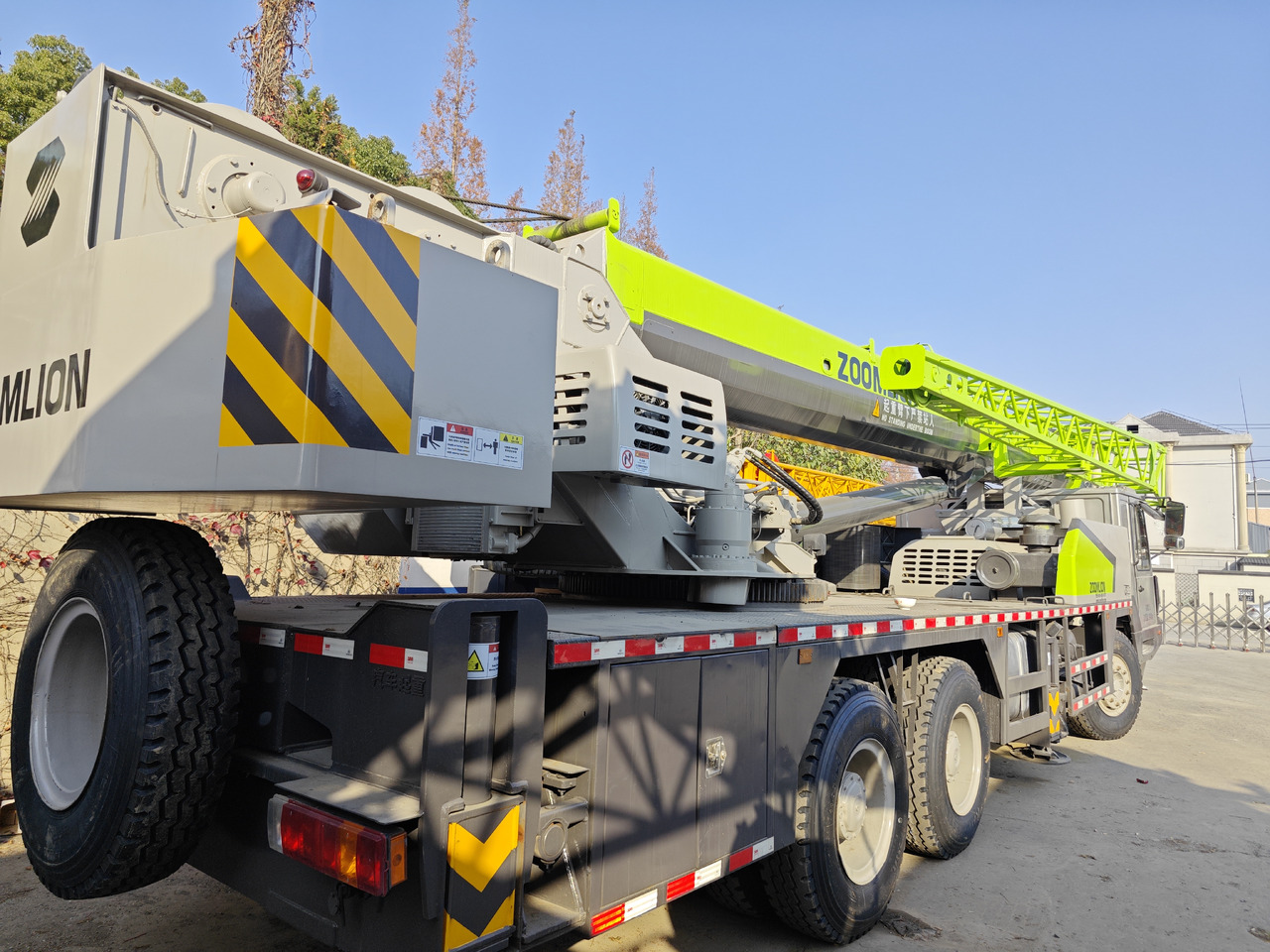 ZOOMLION ZTC250V 25TON - Autojeřáb: obrázek 2 ZOOMLION ZTC250V 25TON - Autojeřáb: obrázek 2