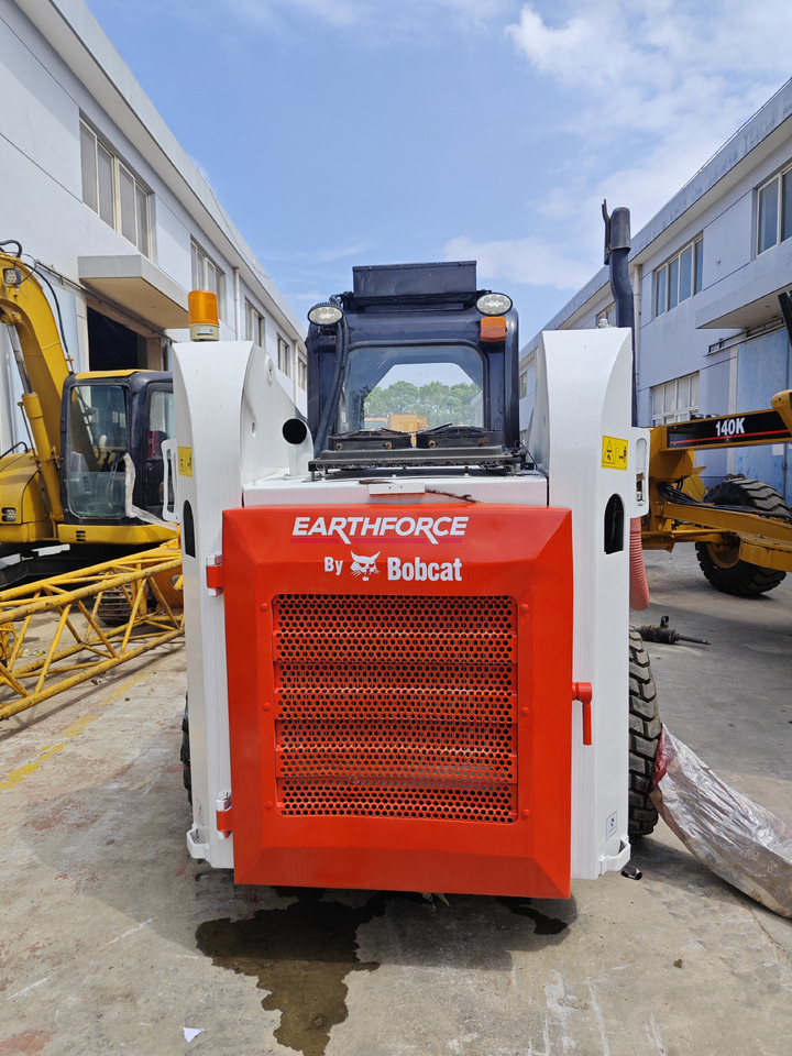 Bobcat S300 - Smykový nakladač: obrázek 5 Bobcat S300 - Smykový nakladač: obrázek 5
