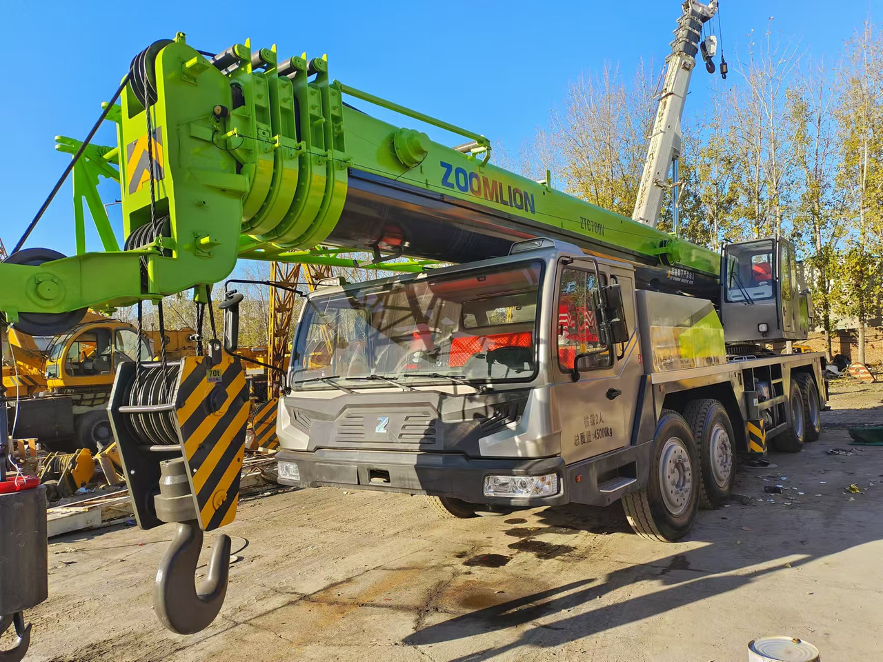 Zoomlion ZTC700V - Autojeřáb: obrázek 1 Zoomlion ZTC700V - Autojeřáb: obrázek 1