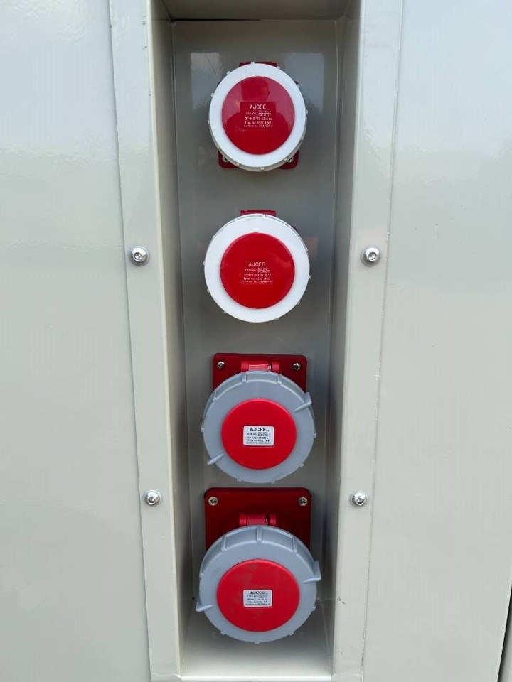 Iveco 13TE3A - 440 kVA Generator - DPX-19796 - Elektrický generátor: obrázek 5 Iveco 13TE3A - 440 kVA Generator - DPX-19796 - Elektrický generátor: obrázek 5