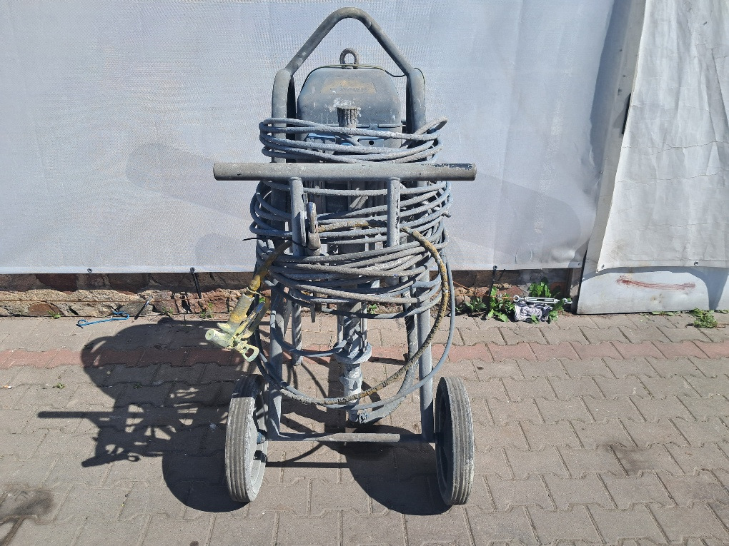 Agregat malarski pompa WAGNER PROTEC 95-150 - Rok 2022 - 530 bar - AIRLESS - Stavební zařízení: obrázek 1 Agregat malarski pompa WAGNER PROTEC 95-150 - Rok 2022 - 530 bar - AIRLESS - Stavební zařízení: obrázek 1