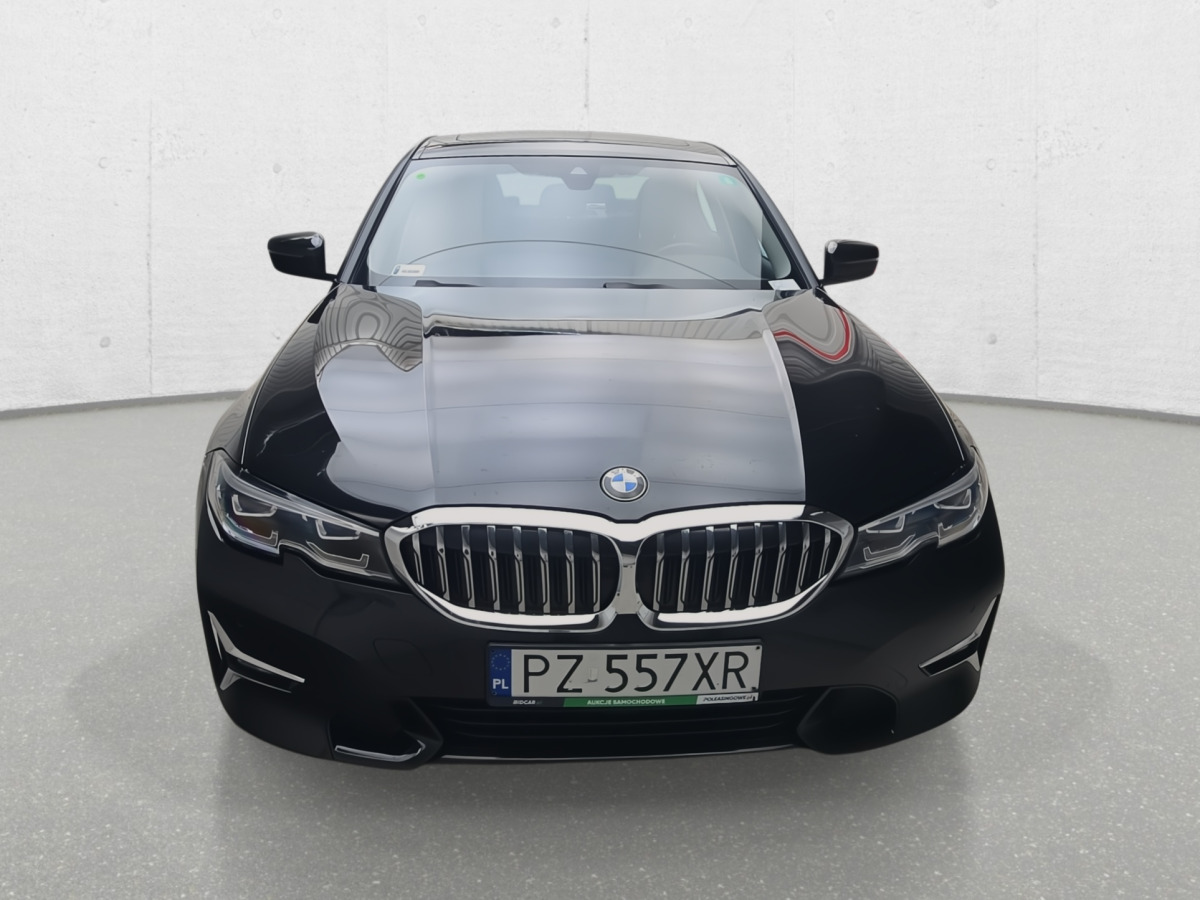 BMW 320D XDRIVE SEDAN - Sedan: obrázek 4 BMW 320D XDRIVE SEDAN - Sedan: obrázek 4