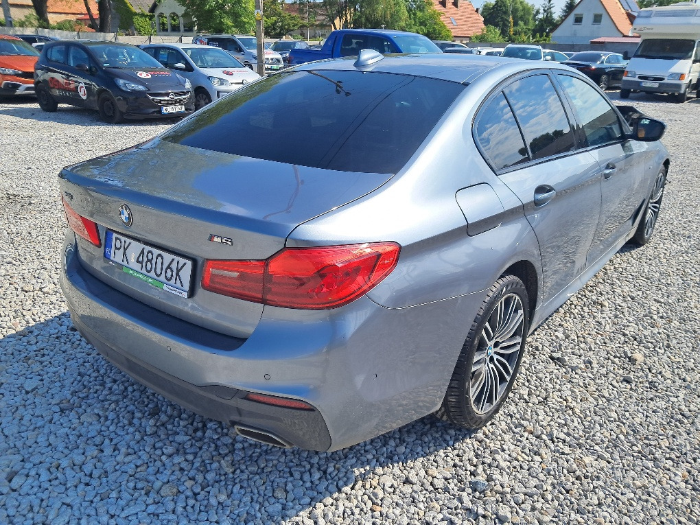 BMW 520D XDRIVE SEDAN - Sedan: obrázek 4 BMW 520D XDRIVE SEDAN - Sedan: obrázek 4