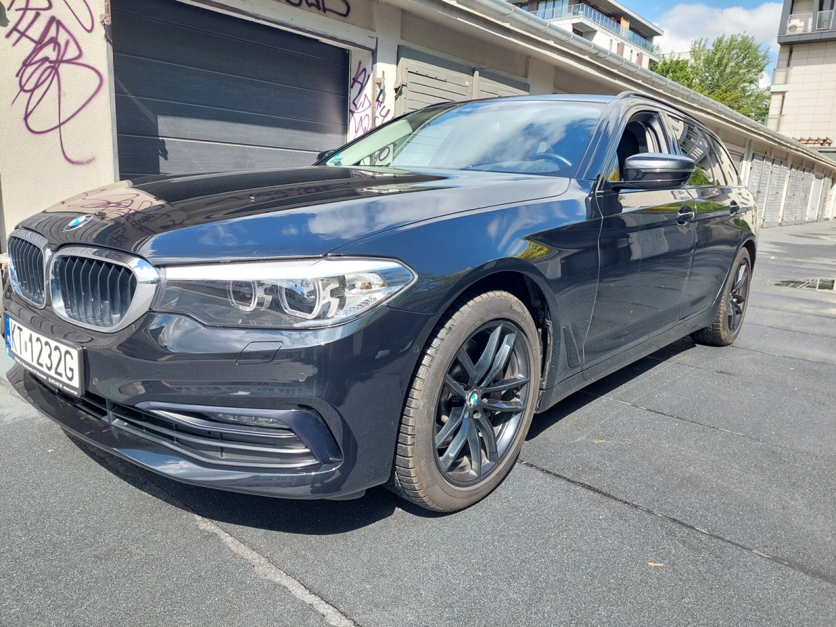 BMW 530I XDRIVE KOMBI - Osobní auto: obrázek 2 BMW 530I XDRIVE KOMBI - Osobní auto: obrázek 2