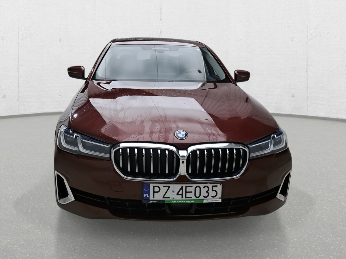 BMW 530d XDRIVE LIMOUSINE SEDAN - Sedan: obrázek 4 BMW 530d XDRIVE LIMOUSINE SEDAN - Sedan: obrázek 4