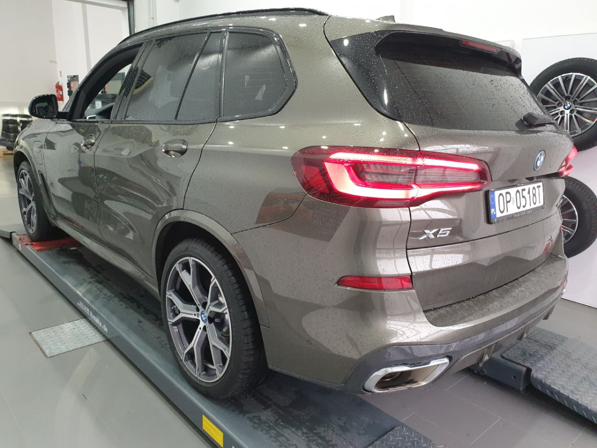 BMW X5 xDrive45e aut SUV - SUV: obrázek 4 BMW X5 xDrive45e aut SUV - SUV: obrázek 4