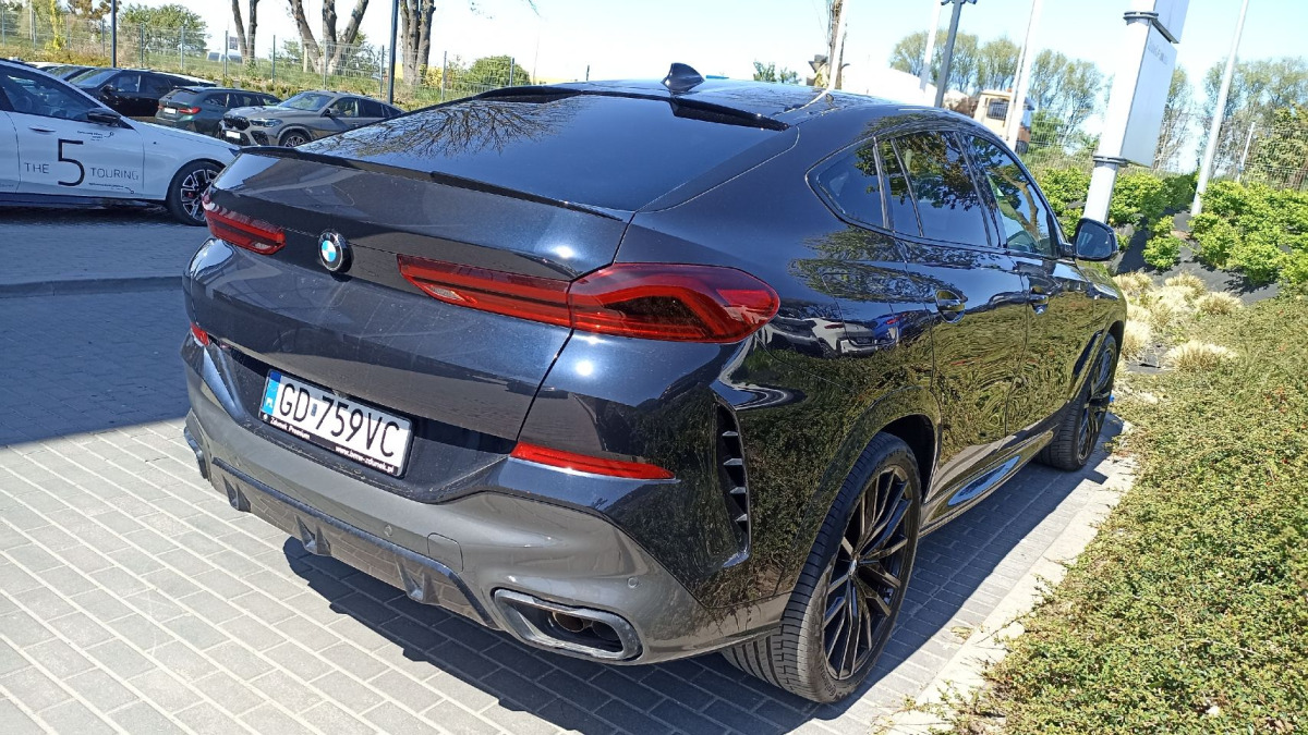 BMW X6 M50i SUV - SUV: obrázek 3 BMW X6 M50i SUV - SUV: obrázek 3