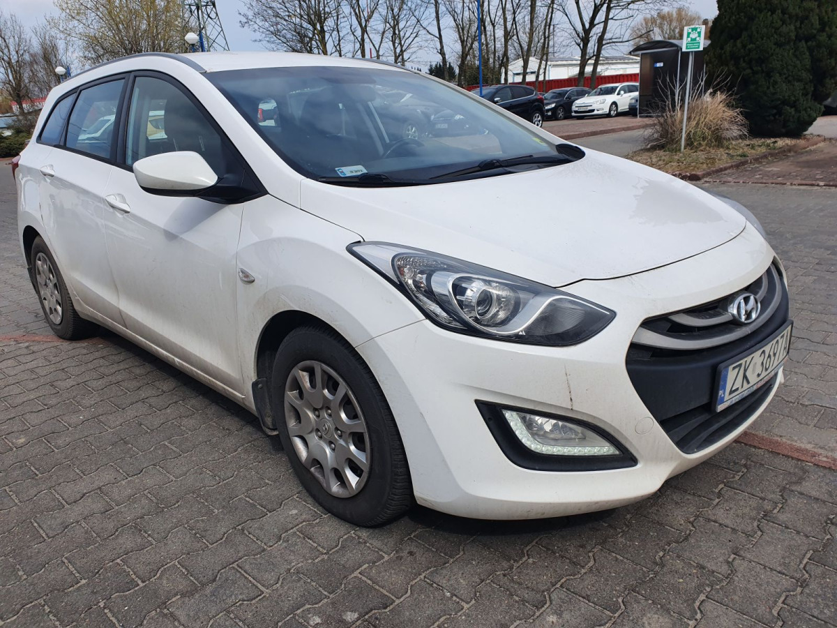 HYUNDAI I30 KOMBI - Osobní auto: obrázek 1 HYUNDAI I30 KOMBI - Osobní auto: obrázek 1