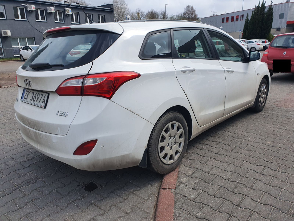 HYUNDAI I30 KOMBI - Osobní auto: obrázek 3 HYUNDAI I30 KOMBI - Osobní auto: obrázek 3