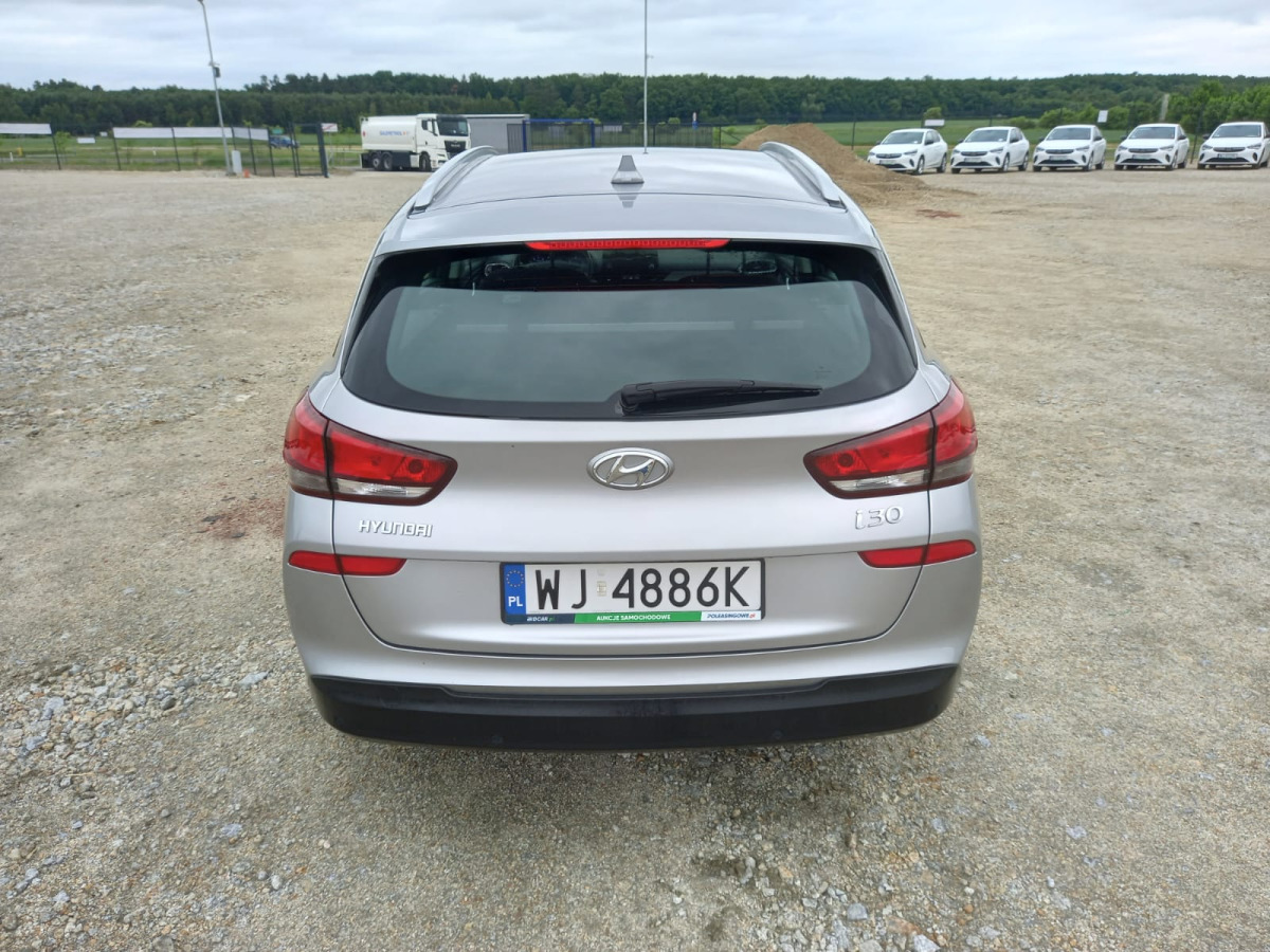 HYUNDAI I30 KOMBI - Osobní auto: obrázek 4 HYUNDAI I30 KOMBI - Osobní auto: obrázek 4