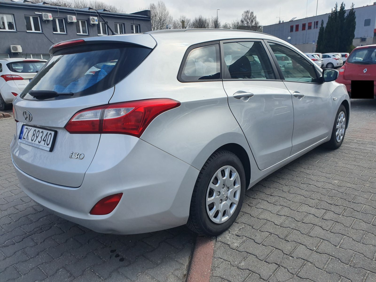 HYUNDAI I30 KOMBI - Osobní auto: obrázek 3 HYUNDAI I30 KOMBI - Osobní auto: obrázek 3