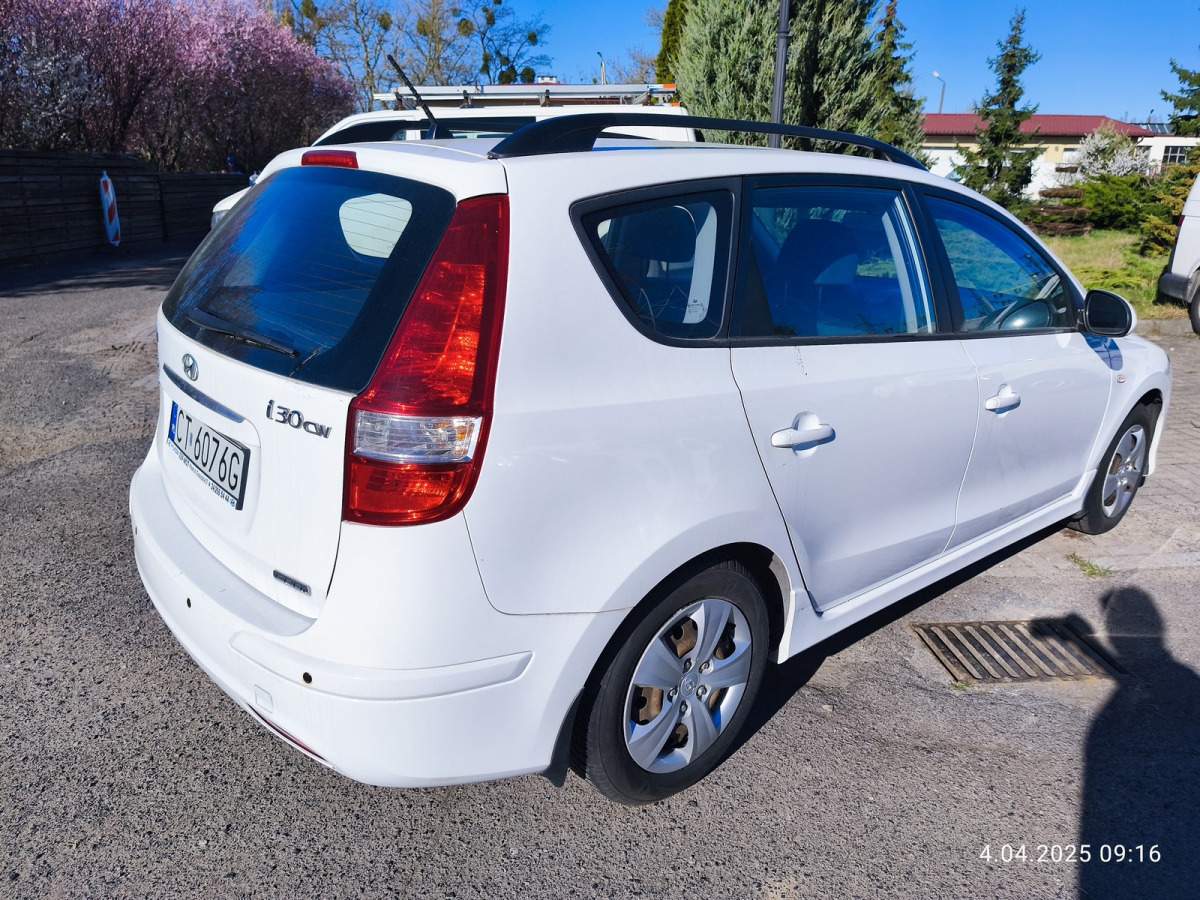 HYUNDAI I30 KOMBI - Osobní auto: obrázek 3 HYUNDAI I30 KOMBI - Osobní auto: obrázek 3