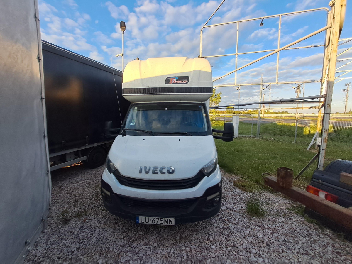 IVECO 35S18 PLANDEKA - Plachtová dodávka: obrázek 2 IVECO 35S18 PLANDEKA - Plachtová dodávka: obrázek 2