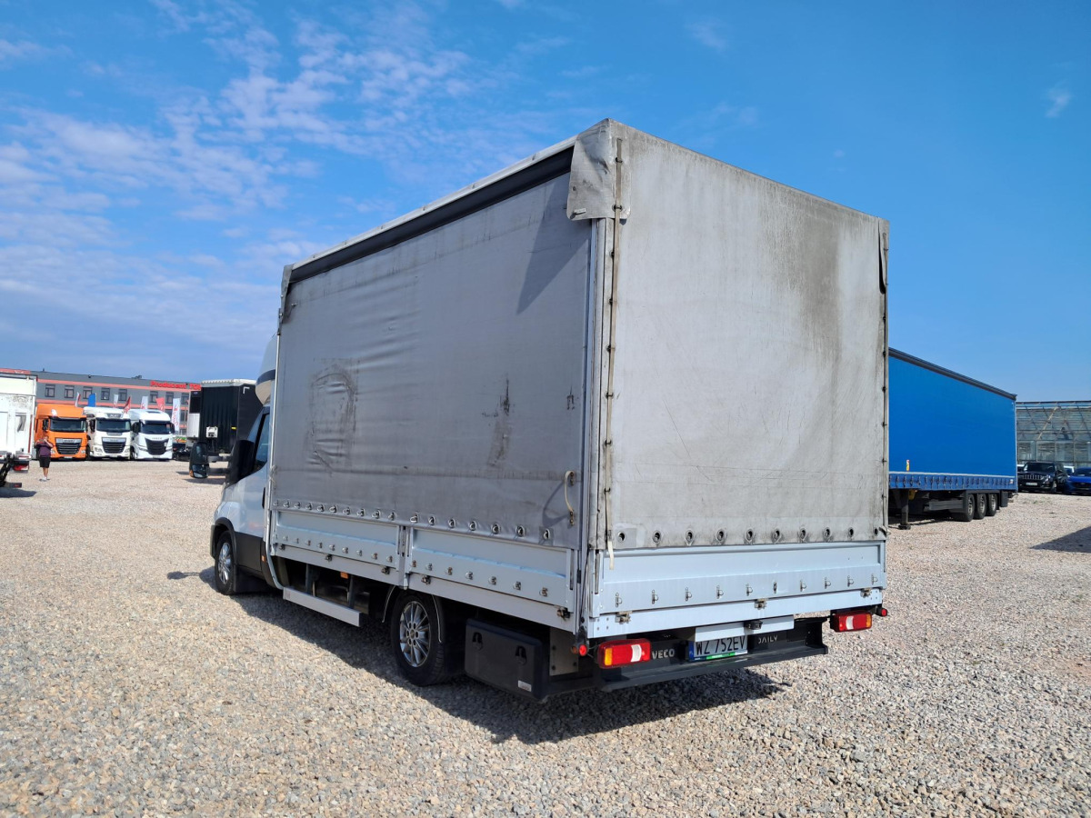 IVECO 35S18 PLANDEKA - Plachtová dodávka: obrázek 4 IVECO 35S18 PLANDEKA - Plachtová dodávka: obrázek 4